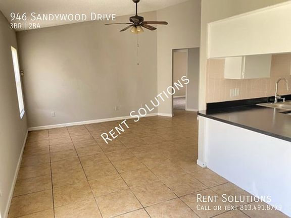 5th image of 946 Sandywood Dr