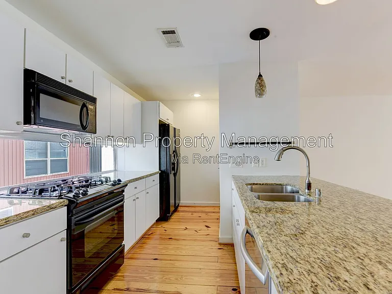 1211 Arthur St — Photo 11