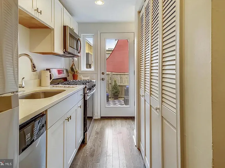 1253 Wylie St NE — Photo 14