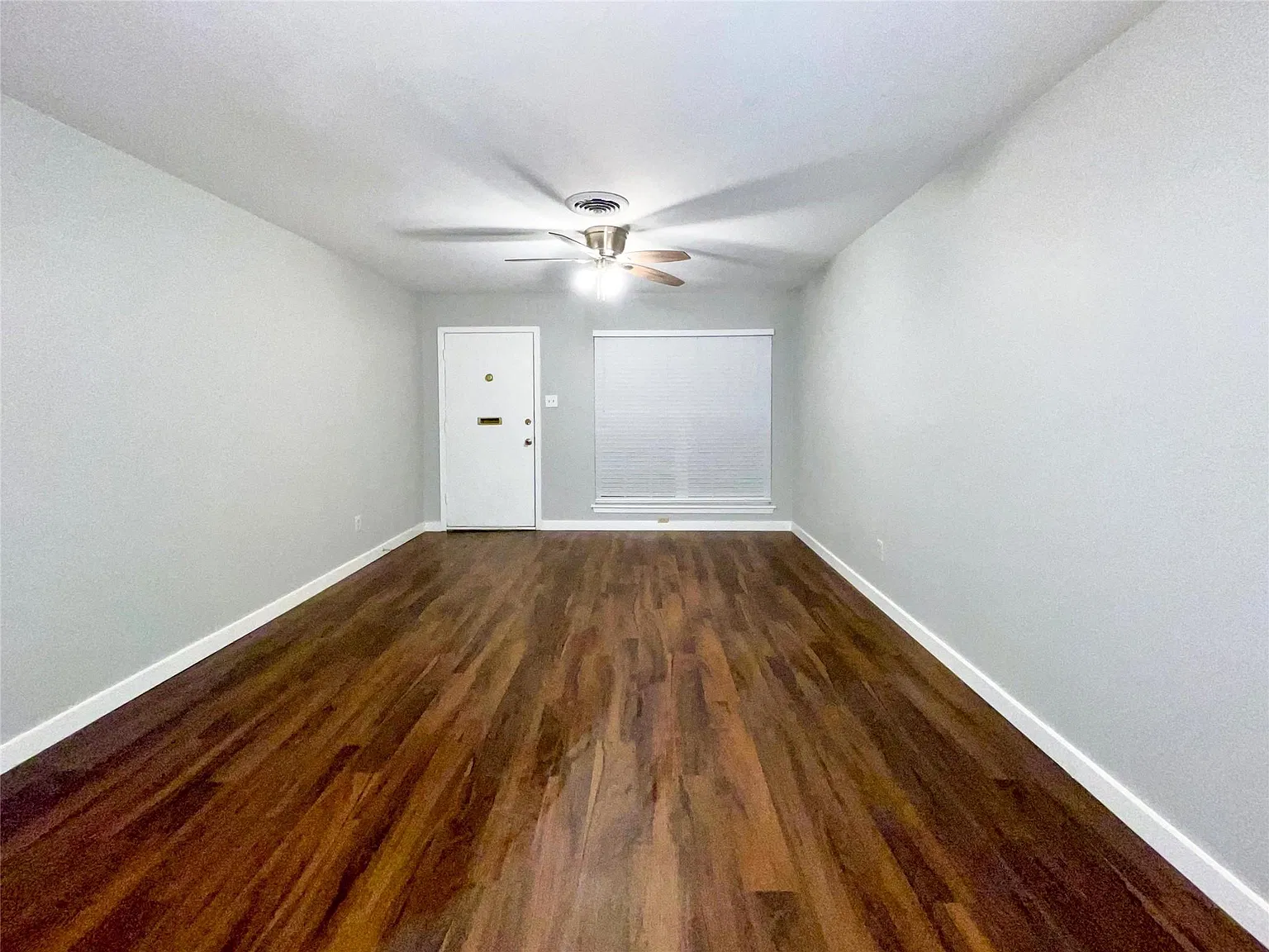 2 bed, 2.0 bath, 1036 sqft, $1,495 — Photo 3