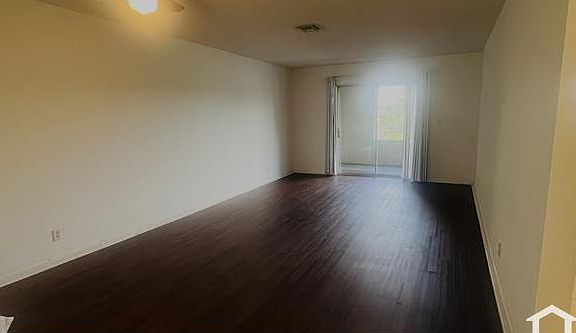 5th image of 7700 NW 30th St APT 204
