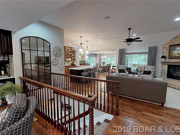 2nd image of 34 Via Dirupo Dr