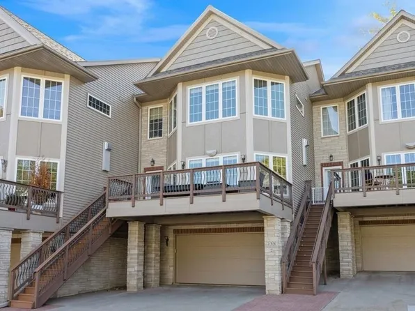 235 Holiday Rd APT 2, Coralville, IA 52241