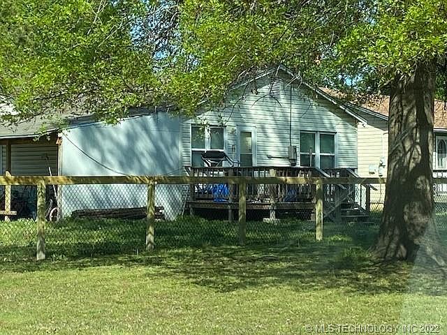 2nd image of 403 E 12th St