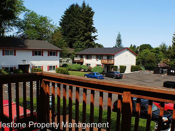 5th image of 800 SE 10th Ave APT 2