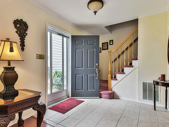 2nd image of 620 Buenaventura Ct
