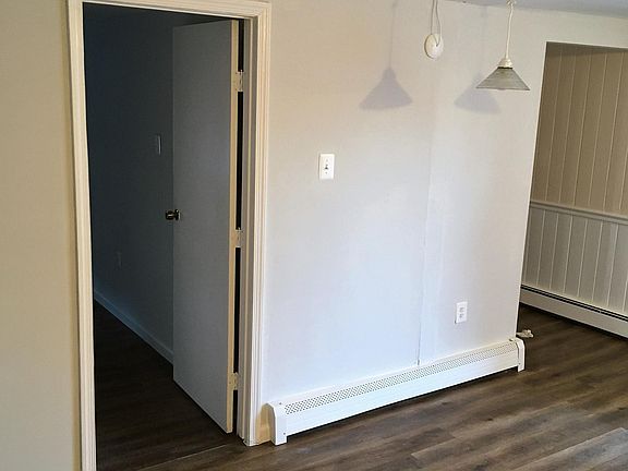 Eat in Kitchen area