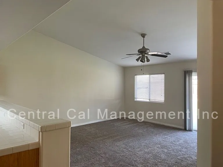 11902 Cedar Bluff Ave — Photo 7
