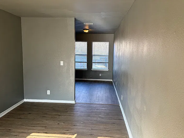 3 bed, $1,375 — Photo 4