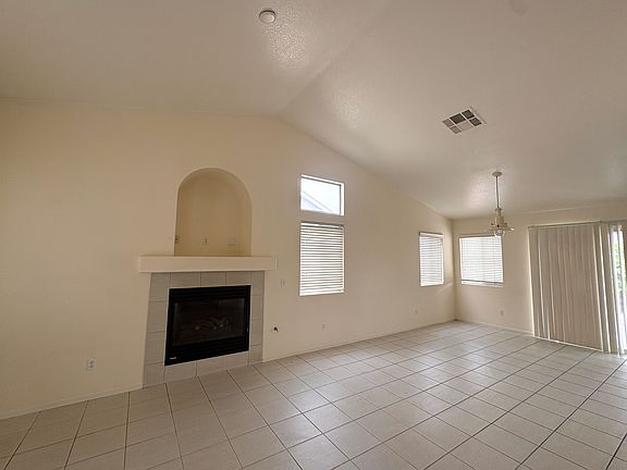 4th image of 688 Pansy Pl