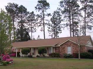 800 Southeast Cir, Hattiesburg, MS 39402