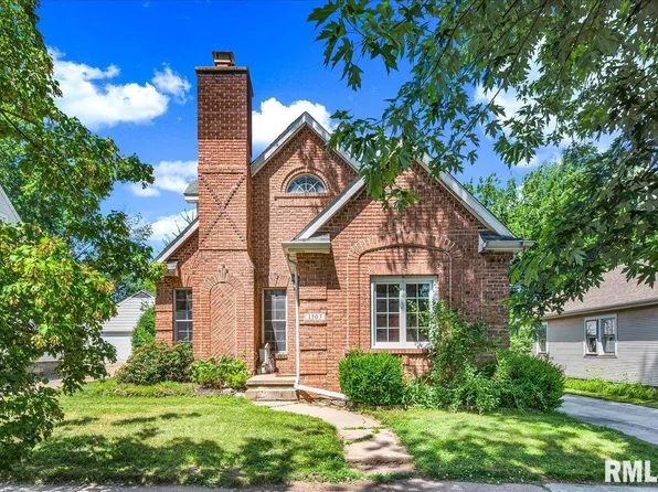 1503 S 4th St, Pekin, IL 61554