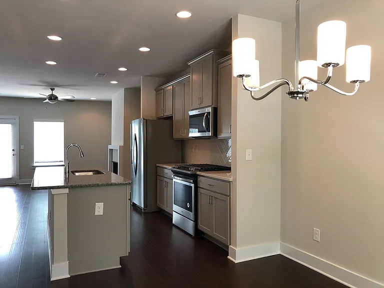 3792 Oxford Cir — Photo 5