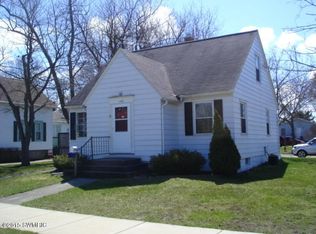 394 W 20th St, Holland, MI 49423