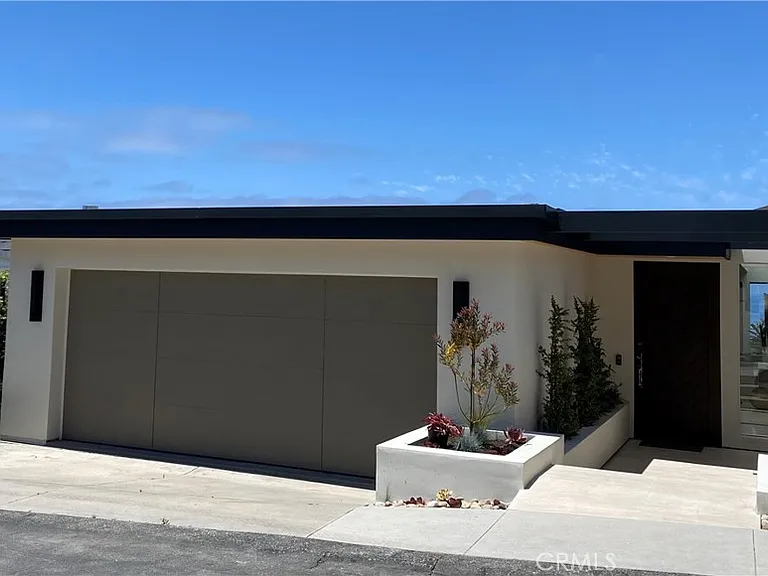 835 La Mirada St — Photo 1