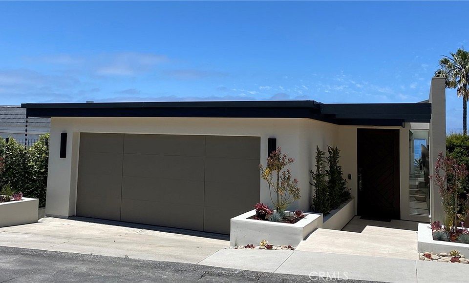 1st image of 835 La Mirada St