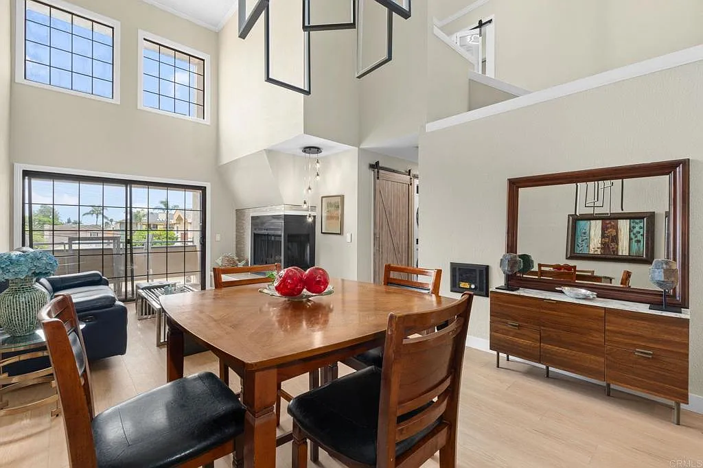 4 bed, 1364 sqft, $4,199 — Photo 1