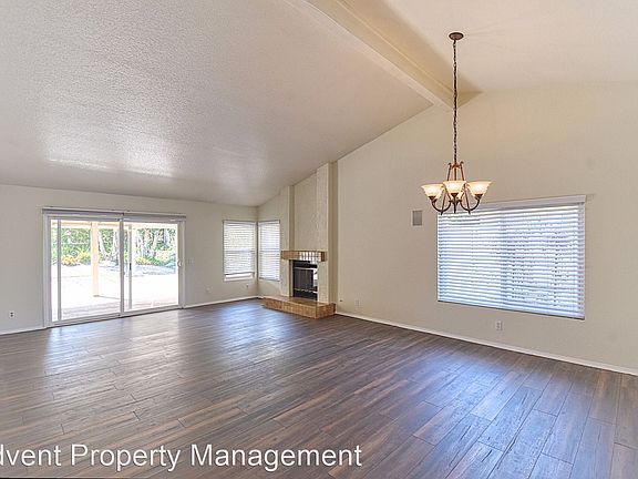 2nd image of 2070 Balboa Cir