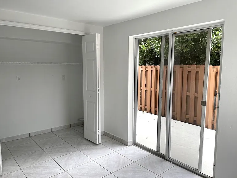 15871 SW 85th Ln — Photo 4