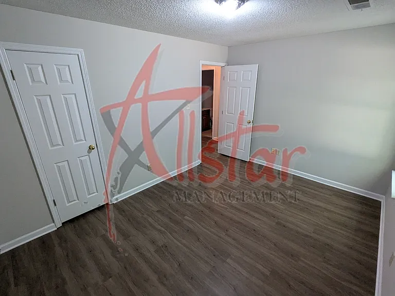 6956 Maury Dr — Photo 8
