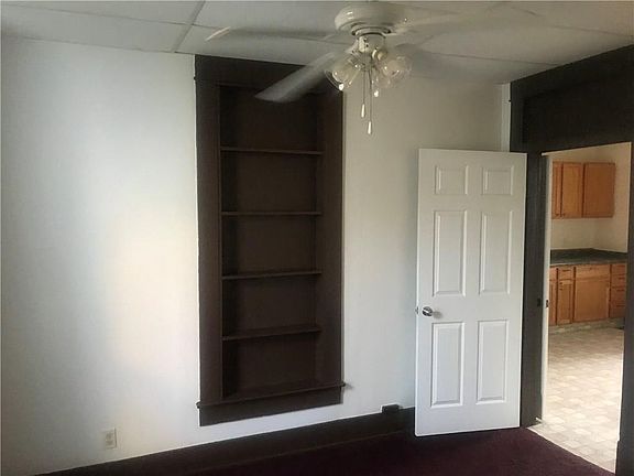 5th image of 804 W Walnut St