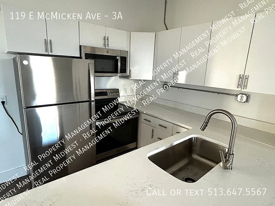 Building Photo - 119 E McMicken Ave #3A