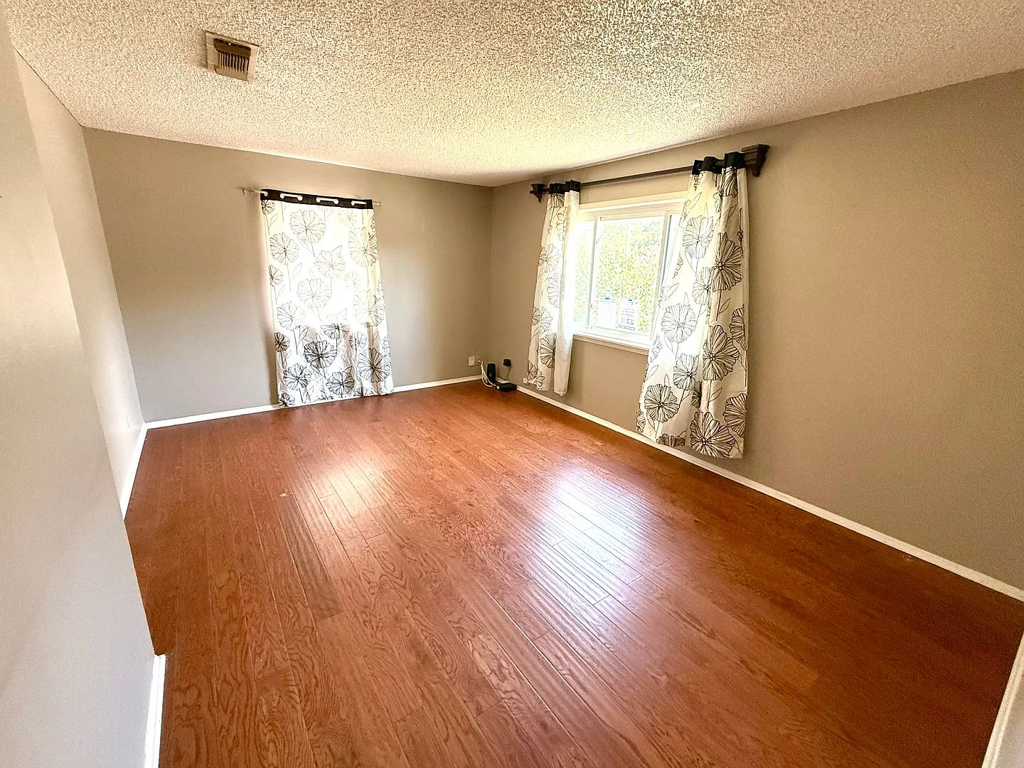 Charming 2-Bedroom Home with Flex Room & Gated Entry — Photo 3