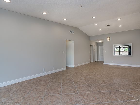 5th image of 9275 Wedgewood Dr #C20