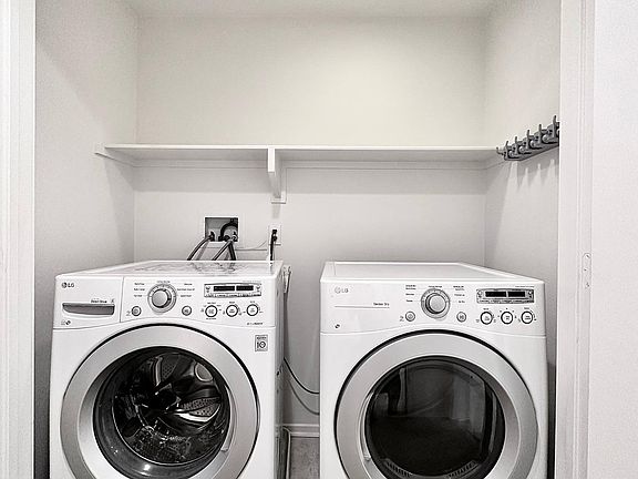5th image of 415 S Anaheim Blvd Unit 2
