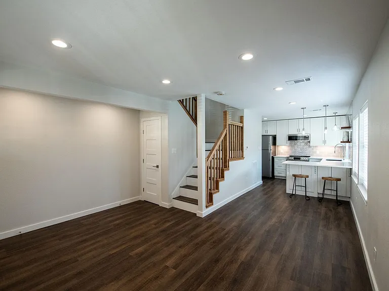 821 Pavillion St #103 — Photo 3