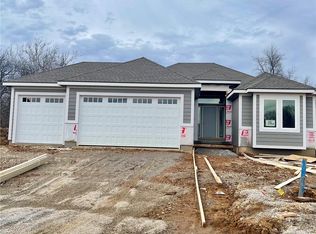 4700 Redwood St, Leavenworth, KS 66048