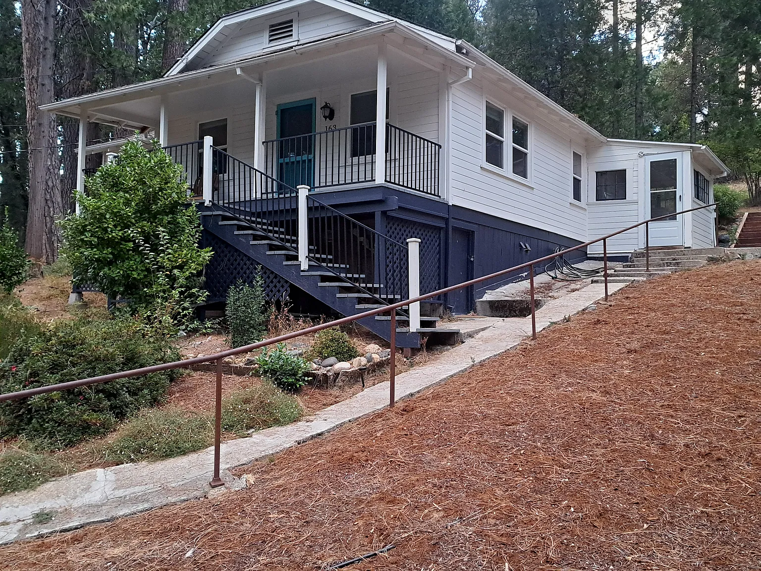 Grove Street, Nevada City — Photo 1