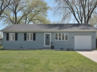 1718 Lakewood Ave, McHenry, IL 60050