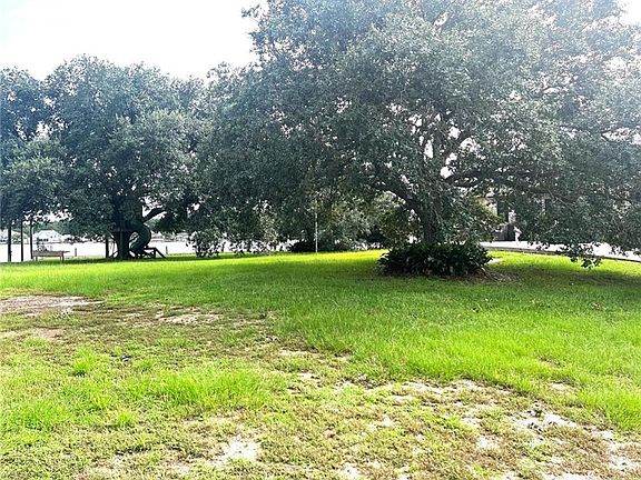 2nd image of 14014 S Lakeshore Dr