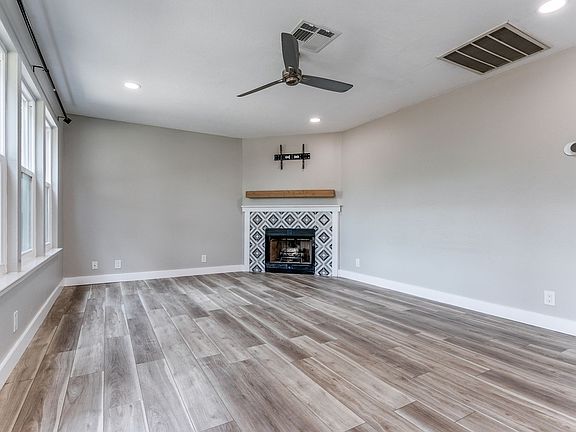 4th image of 12414 Canyon Ct