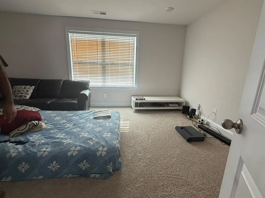 5 bed, 3845 sqft, $3,500 — Photo 3