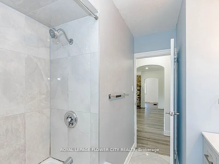 37 Warwick Rd — Photo 24