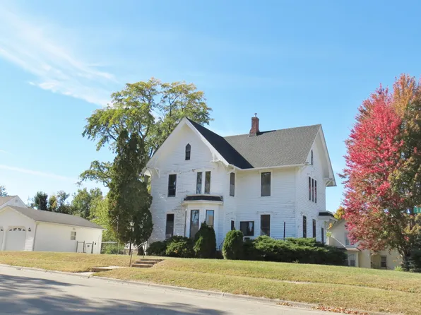 403 W Maple St, Maquoketa, IA 52060