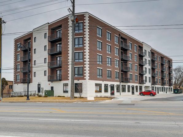 9201 N Milwaukee Ave #208