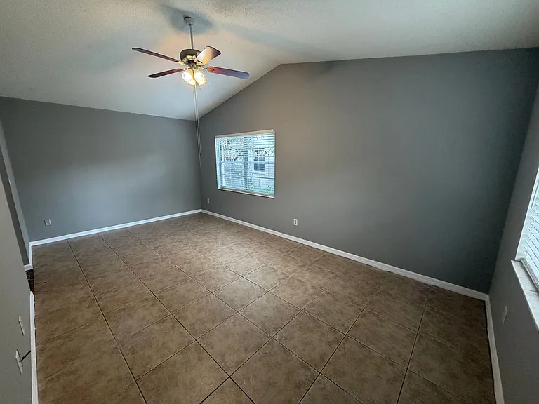 2415 S Cedar Ave #B — Photo 4