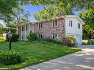 1121 Parkhill Dr, Norwalk, IA 50211