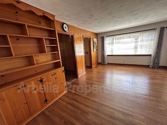 2nd image of 133 Dogwood Dr
