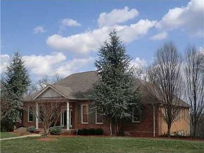 1st image of 1052 Lakeview Dr