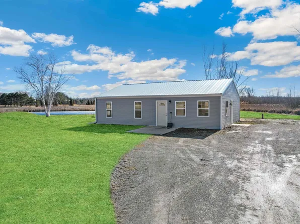 4993 Sampson Rd, Abrams, WI 54101
