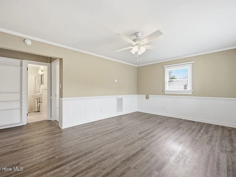 574 Simpson St — Photo 2