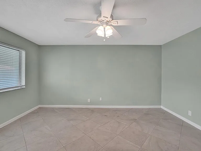 1250 Miami Rd #11 — Photo 8