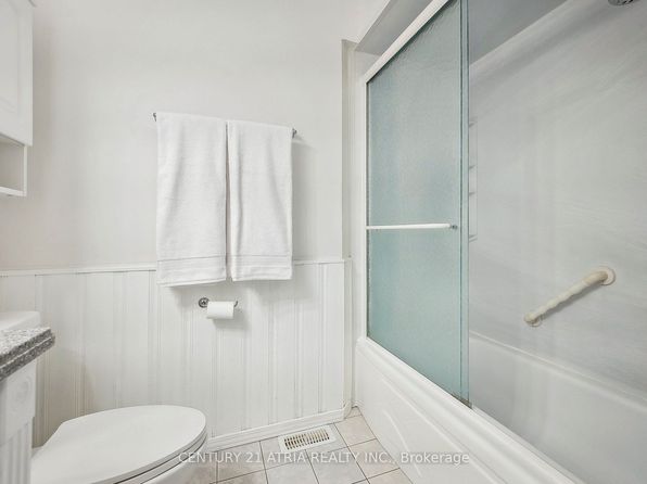 62 Guildwood Dr, Hamilton, ON L9C 6S4