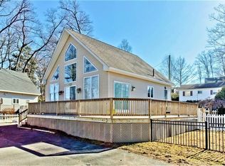 26 Lakeview St, Southwick, MA 01077