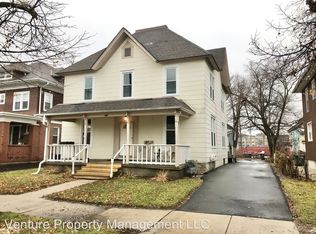 319 Arlington St APT 3, Waukesha, WI 53186