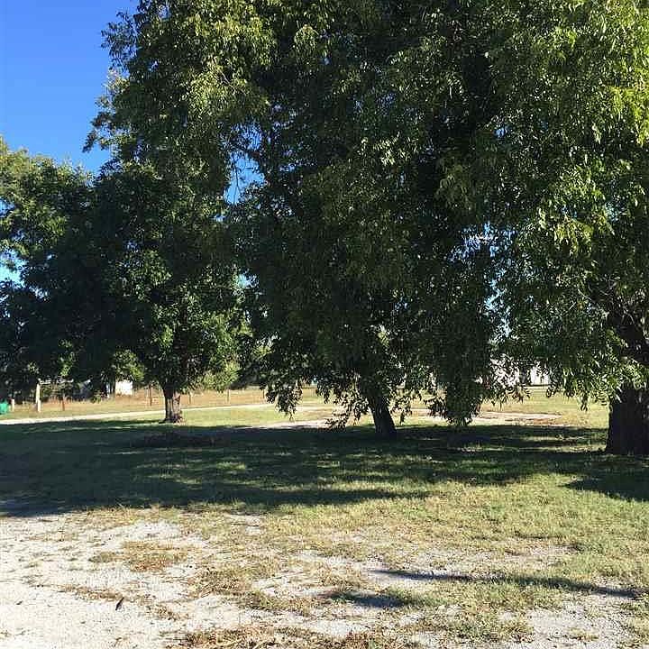 2nd image of 709 Avenue F